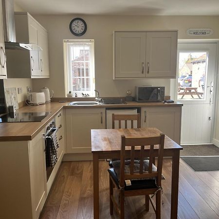 Cosy Village Location - One Bedroom Barn Barmston Exterior photo