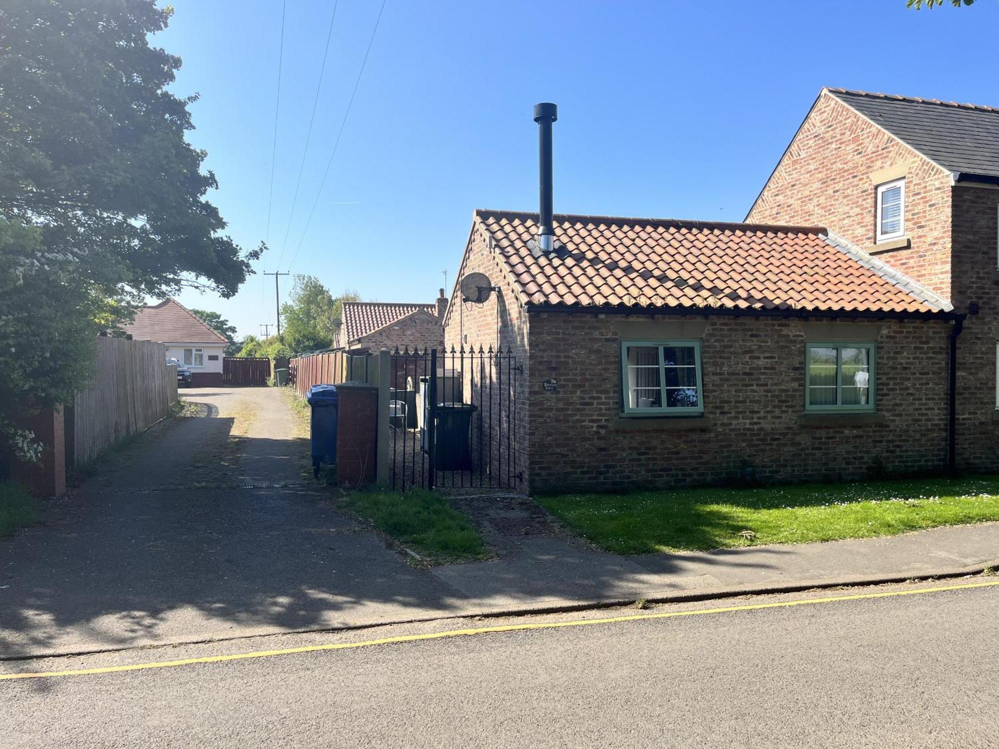 Cosy Village Location - One Bedroom Barn Barmston Exterior photo